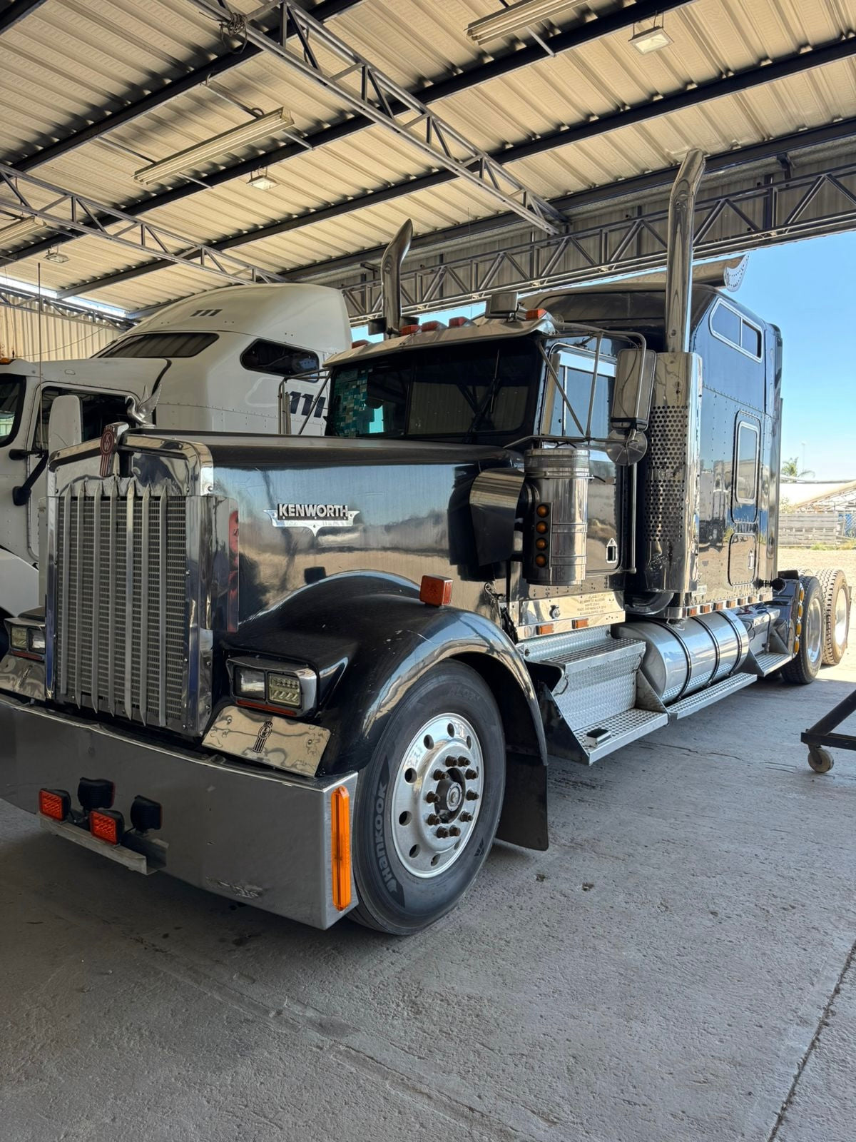 W900 Negro Kenworth