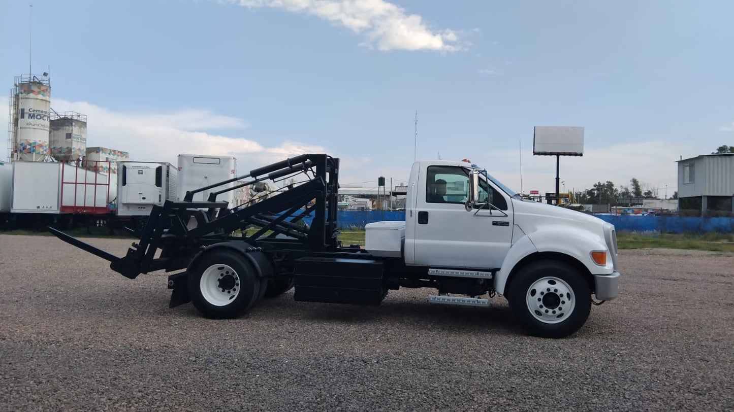 Camión Ford 650 Portacontenedores